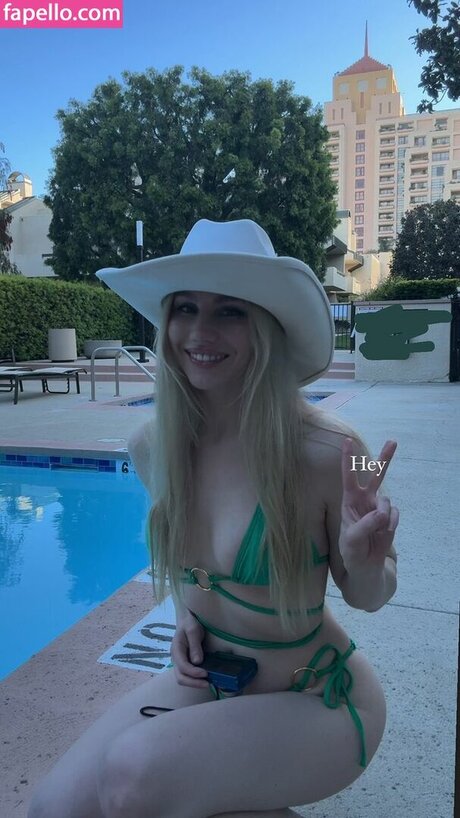 Colette Cherry model nudes picture