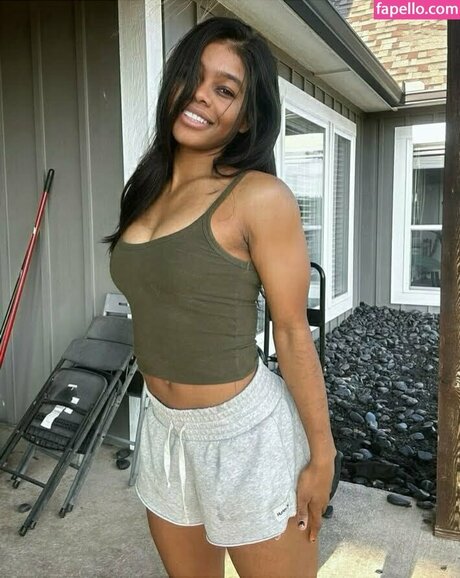 Gabby Douglas star naked image