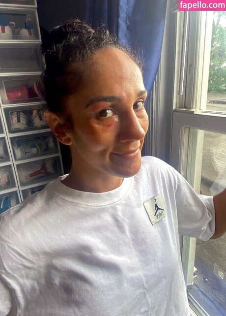 Amanda Serrano model erotic pic