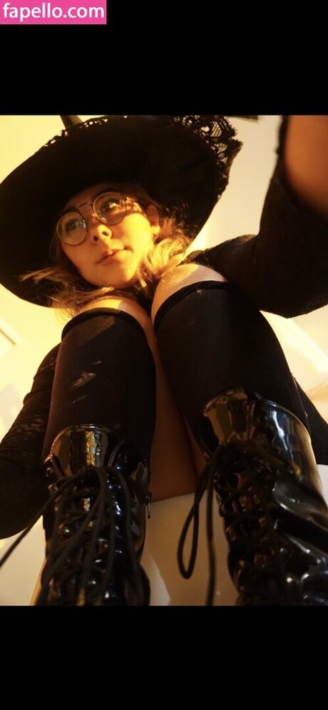 notpeebo model top archive