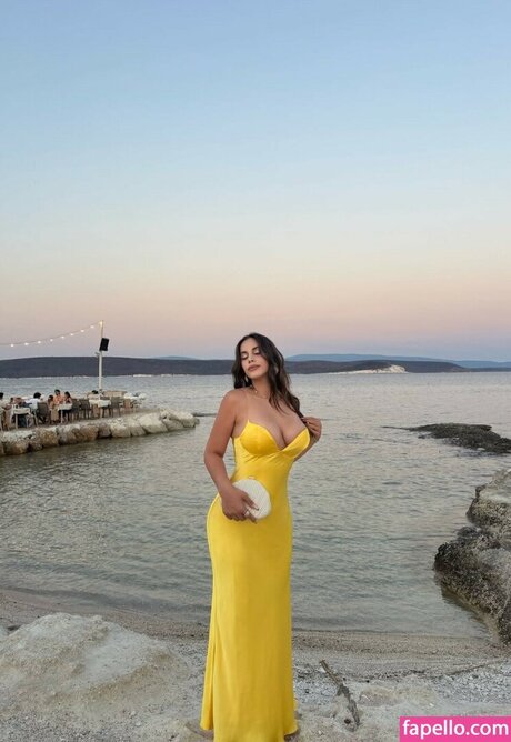 sseliingn perfect actress galleries