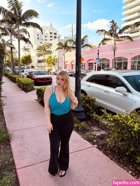 Sadie Stone high quality actress photos