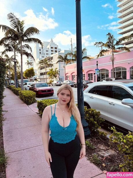 Sadie Stone erotic actress pic