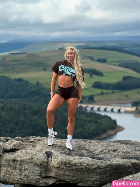 Livi Sheldon best actress pics