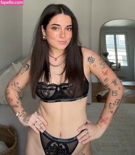 Julie Ferrat star exclusive image