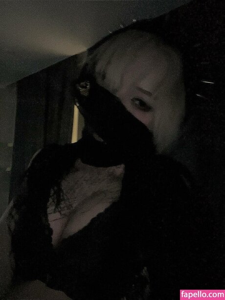 Paradoxy naked star photo