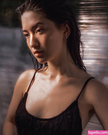 Reina Hardesty sex model photo