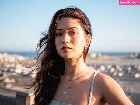 Reina Hardesty star pics