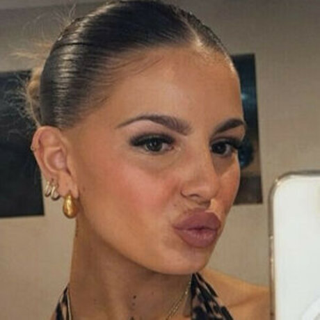 tayschubertt pornstar top pics