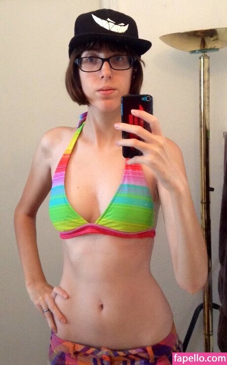 TwilightPalms nude model pics