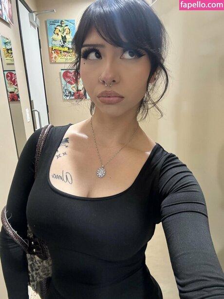 shemale outdoor onlyfans pretty photos