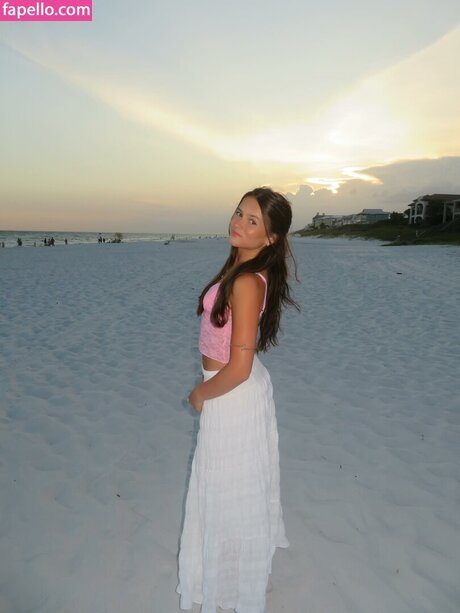 Cailey Presley Fleming naked actress pictures