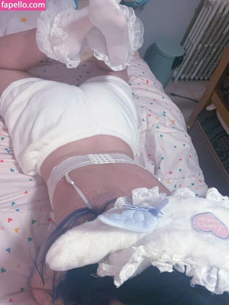 LittleNiiVT free model pictures