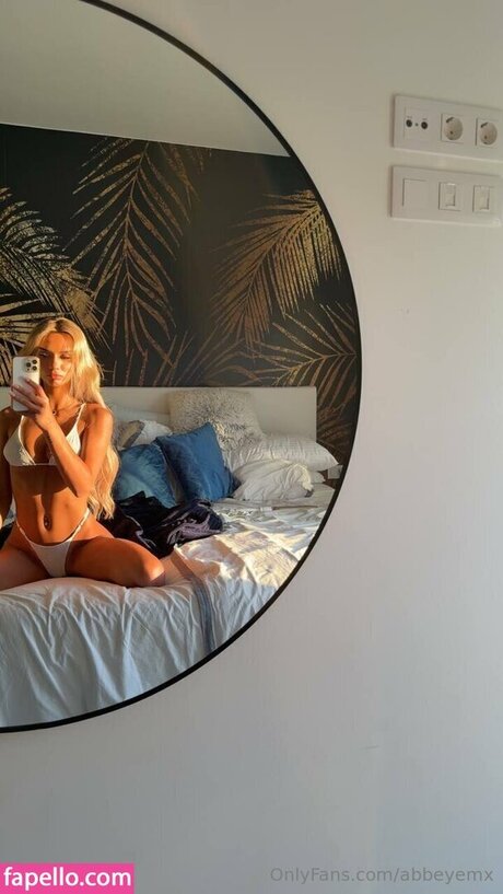 Abbie Hall top actress photo