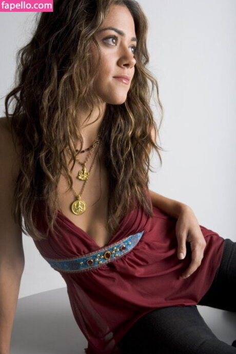 Camille Guaty erotic model gallery