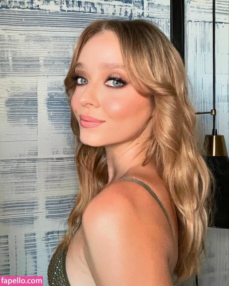 Madeleine Arthur pornstar pretty photo