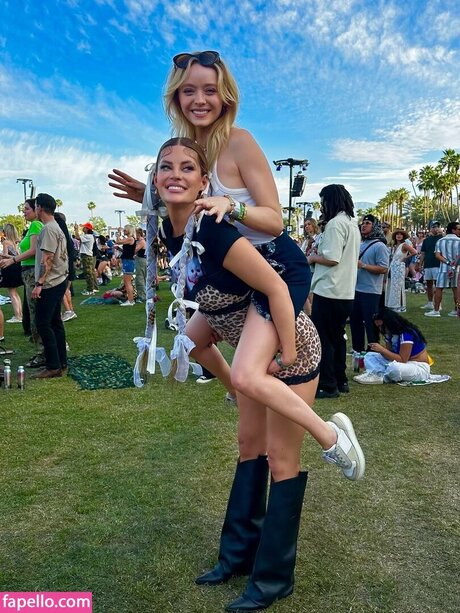 Madeleine Arthur pornstar nude photos