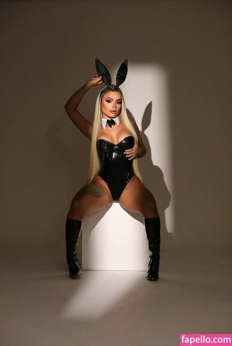 strip nude onlyfans free sex image