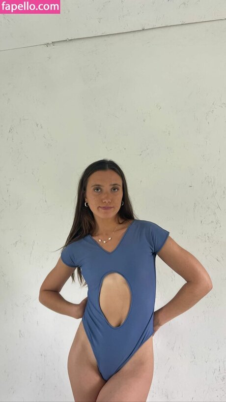 Hannah Meloche model adult archive