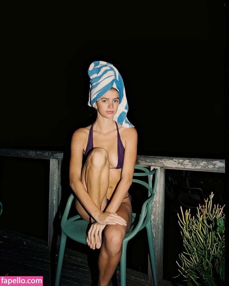 Sarah Hands sexy model archive