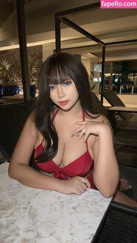 Vayzen Rin erotic pornstar pics