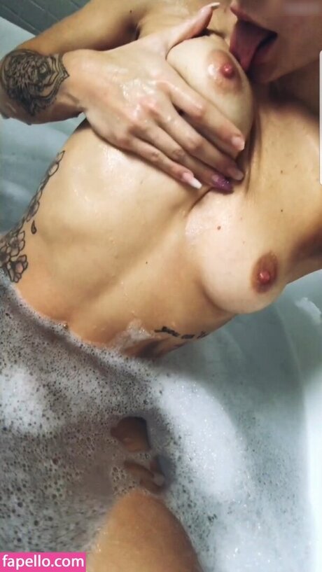 Miri Be erotic actress photo