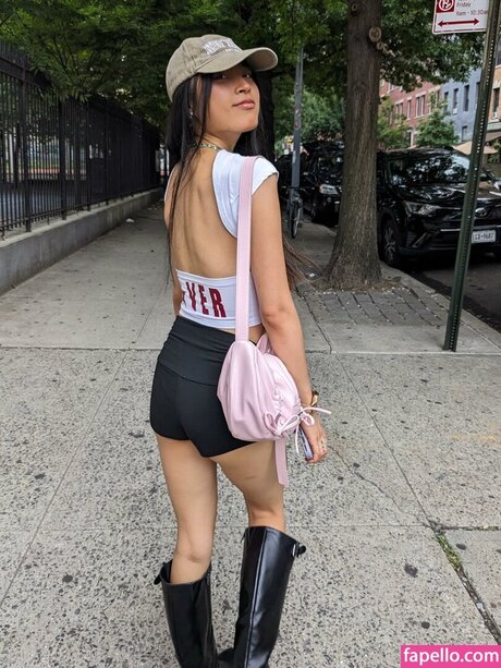 Lisa Tung art model img