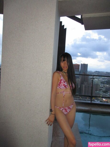 Lisa Tung exclusive model gallery