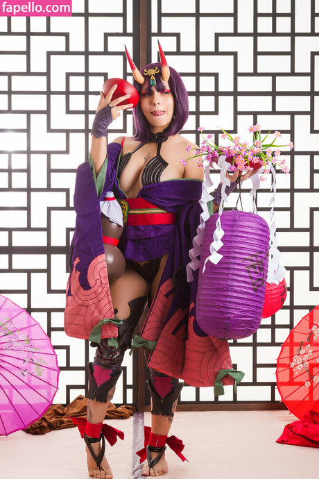 Ale Tanooki model exclusive picture