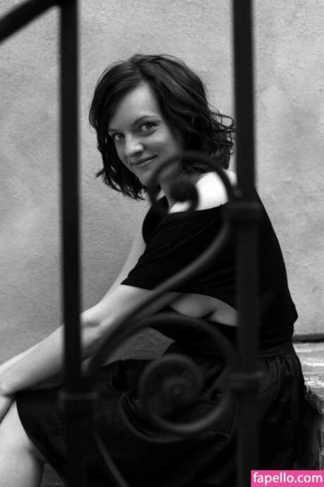 Elisabeth Moss pornstar img