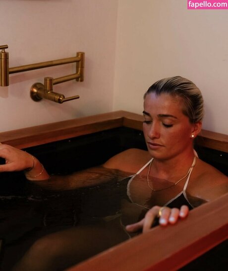 Kaylee Sticker model pretty pictures