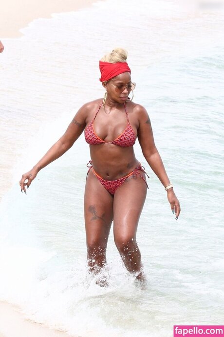 Mary J Blige hot star pictures