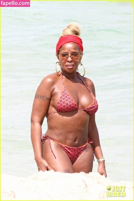 Mary J Blige model sexy gallery