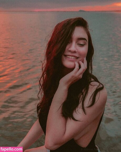 Katrina Dovey sexy model img