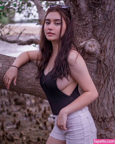 Katrina Dovey star top pic