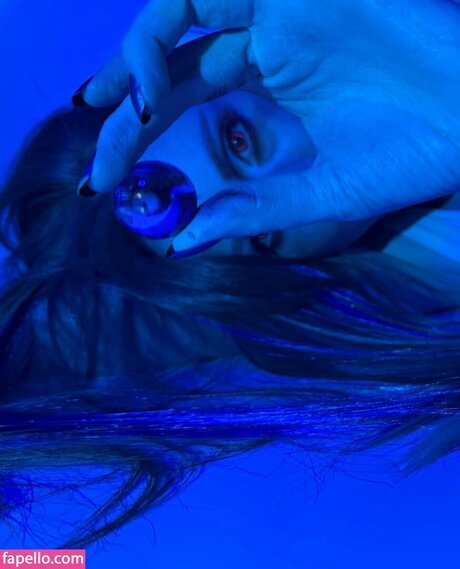 Calbits sexy model picture