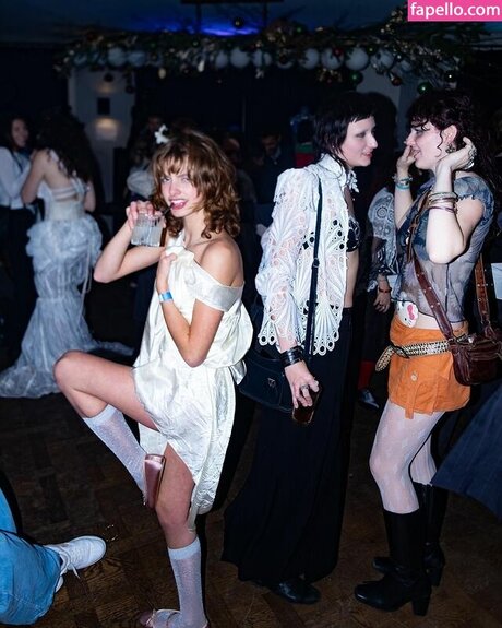 Ava Kalitowski star naked pic