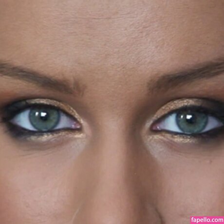 Caylian Curtis sexy actress photos