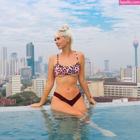 chicks with dicks onlyfans porn photo