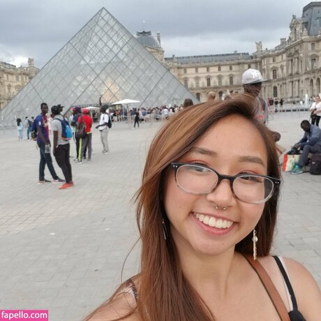 Sophia Phan hd star photos