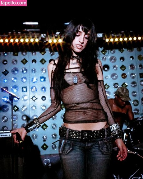 Aislinn Ritchie art model archive