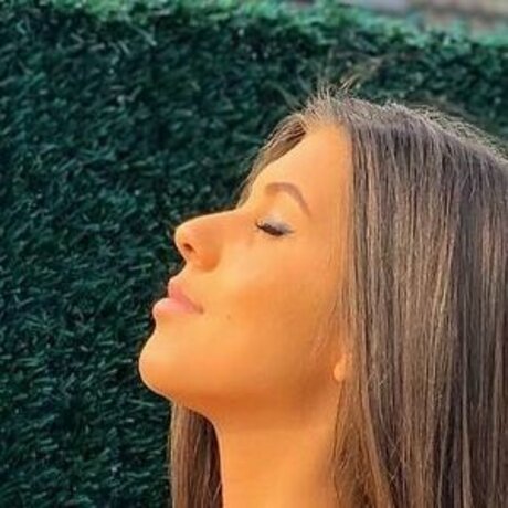 busty mom onlyfans nude pics