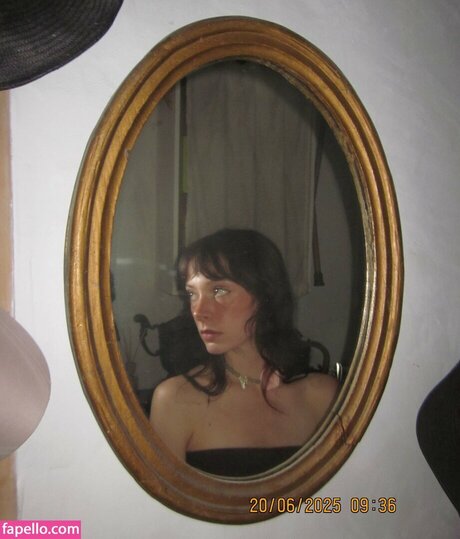 Holly Humberstone pornographic star pictures