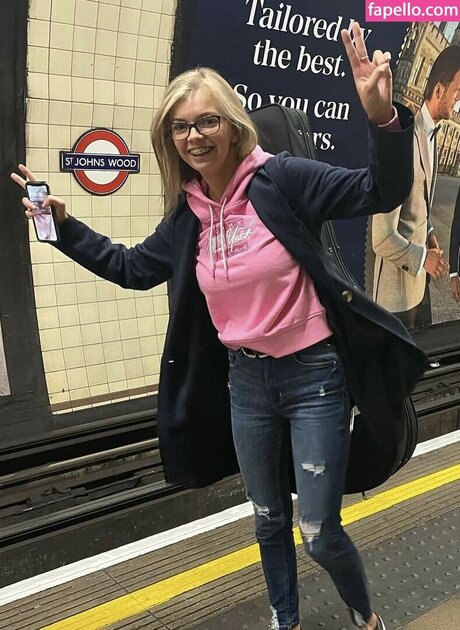 Zoe Clarke adult model pic