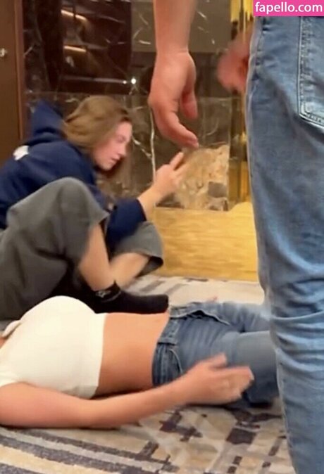 Zoe Clarke naked model archive