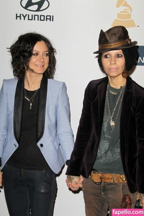 Sara Gilbert pornstar nude photo