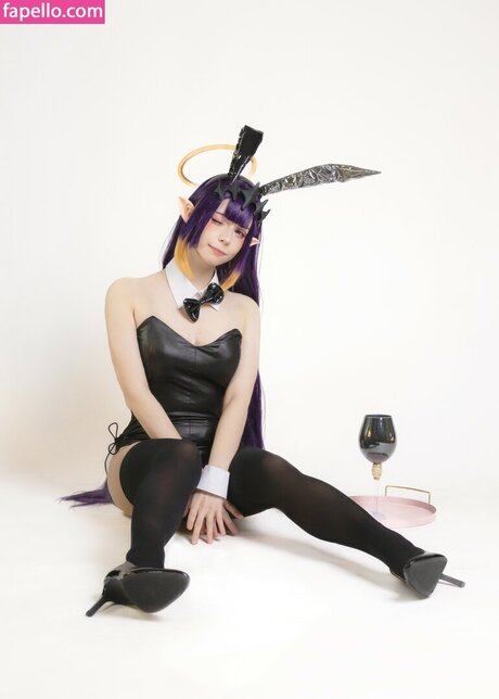 Sunre Sunashiee model erotic photos