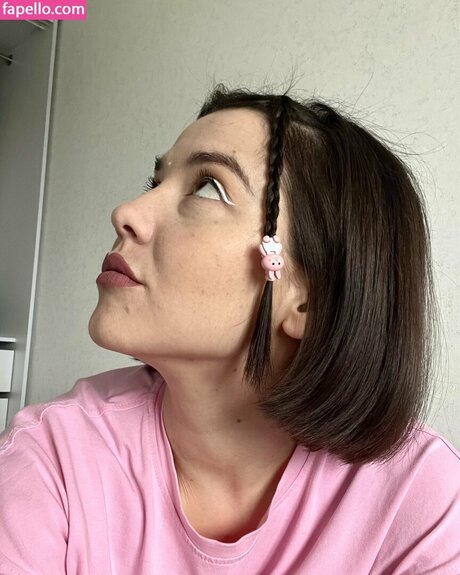 grushechka model adult photo