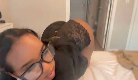 Suadd art actress photos