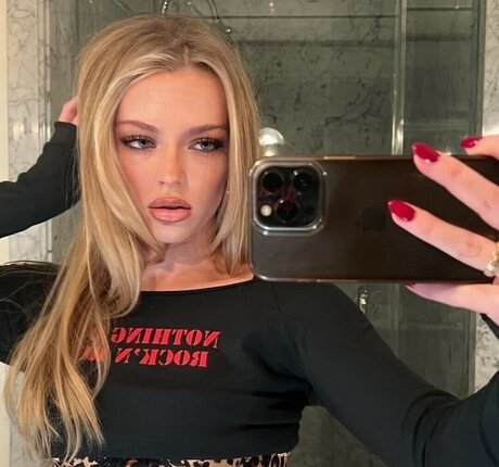 Skyla Sanders pornstar nice pics